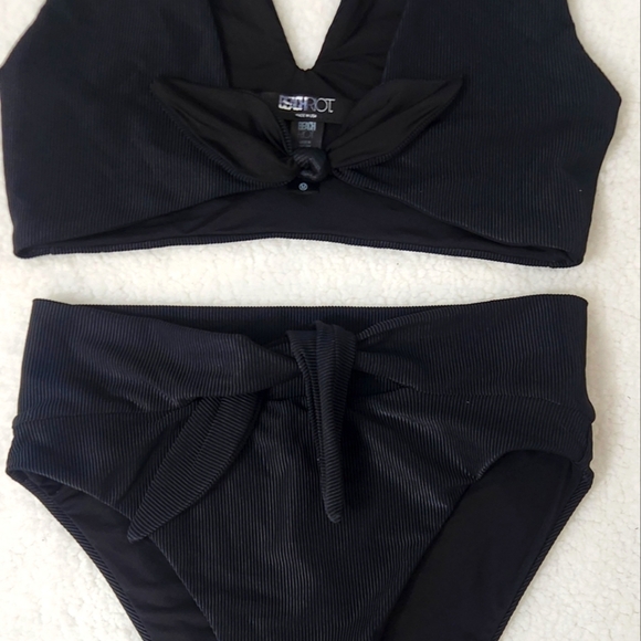 New!Beach Riot Dallas Top and Emma Bottom - Picture 5 of 13